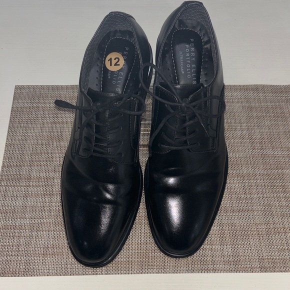 Perry Ellis "Randall" Dress Shoes. Men's size 12. Excellent condition. Sharp! - Picture 4 of 7